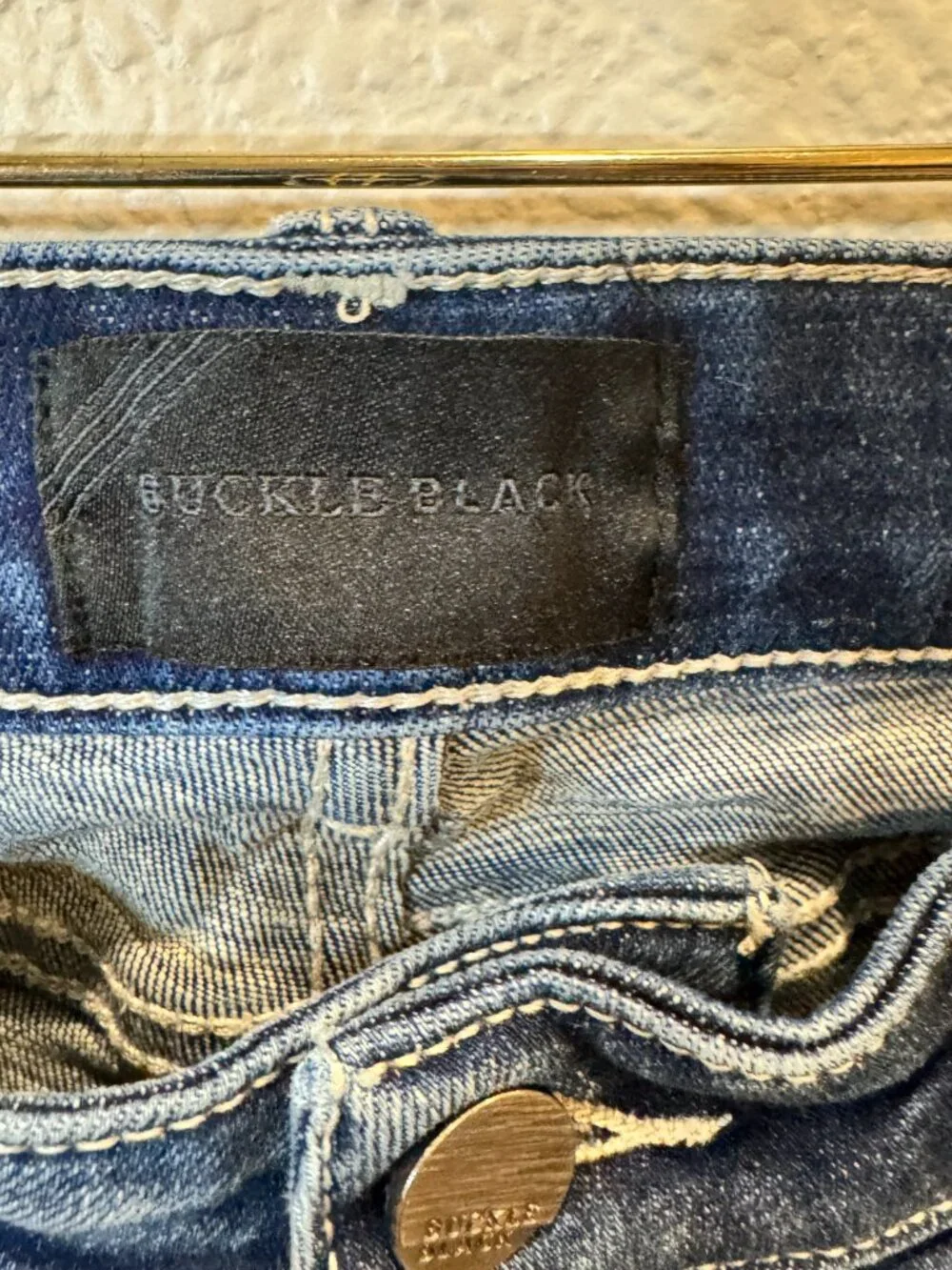 Buckle Black Fit No. 53 Ankle Skinny Jeans.